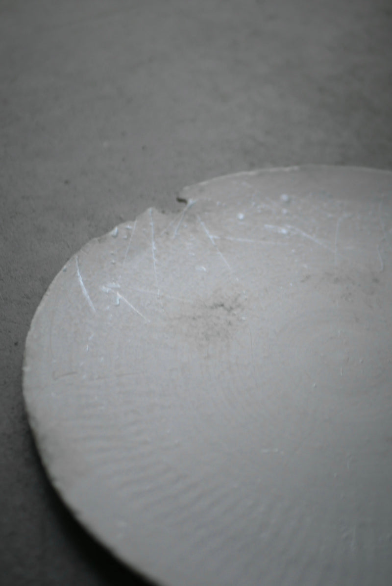 白磁  stone scrach  大皿　Takahiro Yahagi