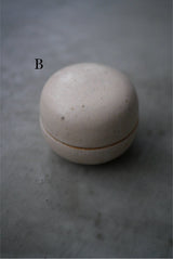 小箱　蓋物　石肌　/ Akari Sato