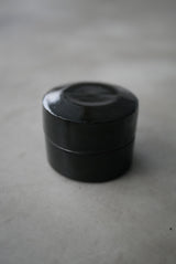 小箱　蓋物　黒肌　/ Akari Sato