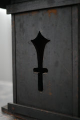 H様　　専用  / 黒漆　模様窓厨子　