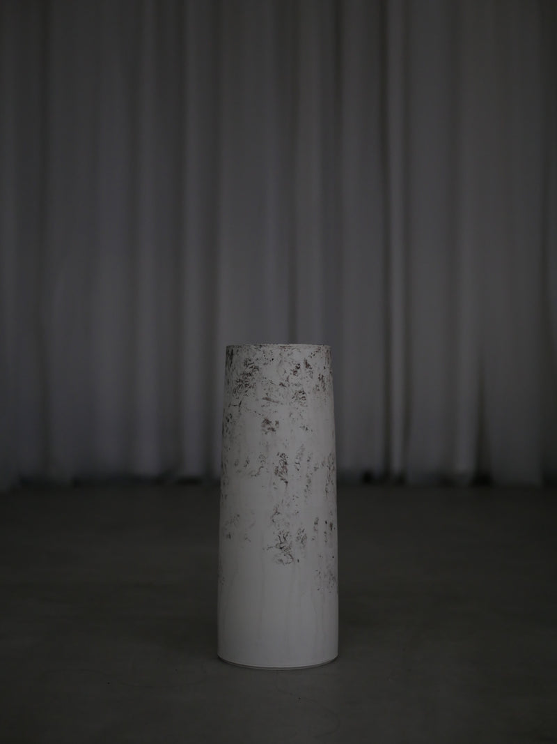 白磁　flow vase / Takahiro Yahagi