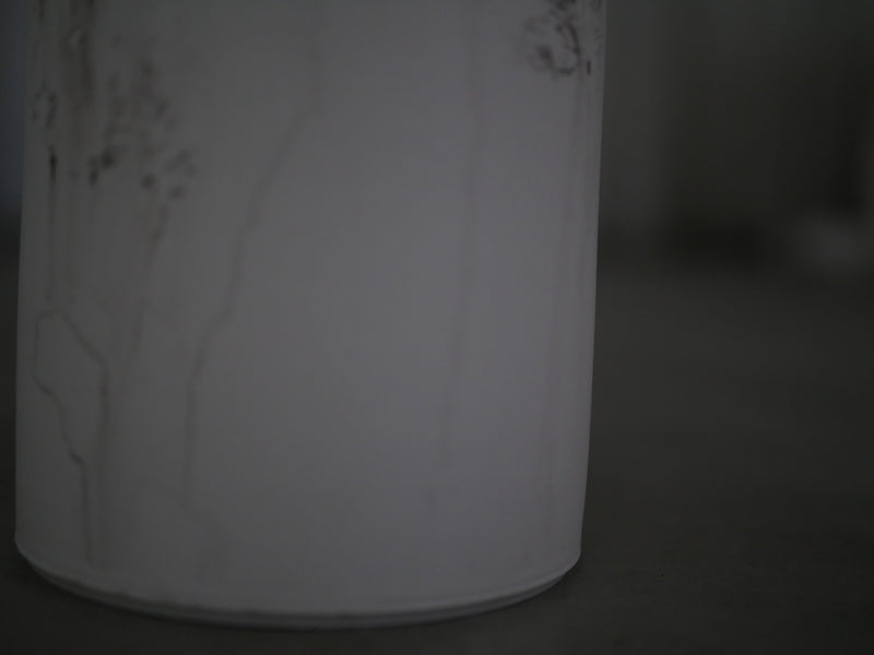 白磁　flow vase / Takahiro Yahagi