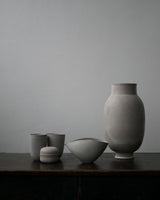 曲線の　片口　月肌　soil gray　 / Akari Sato