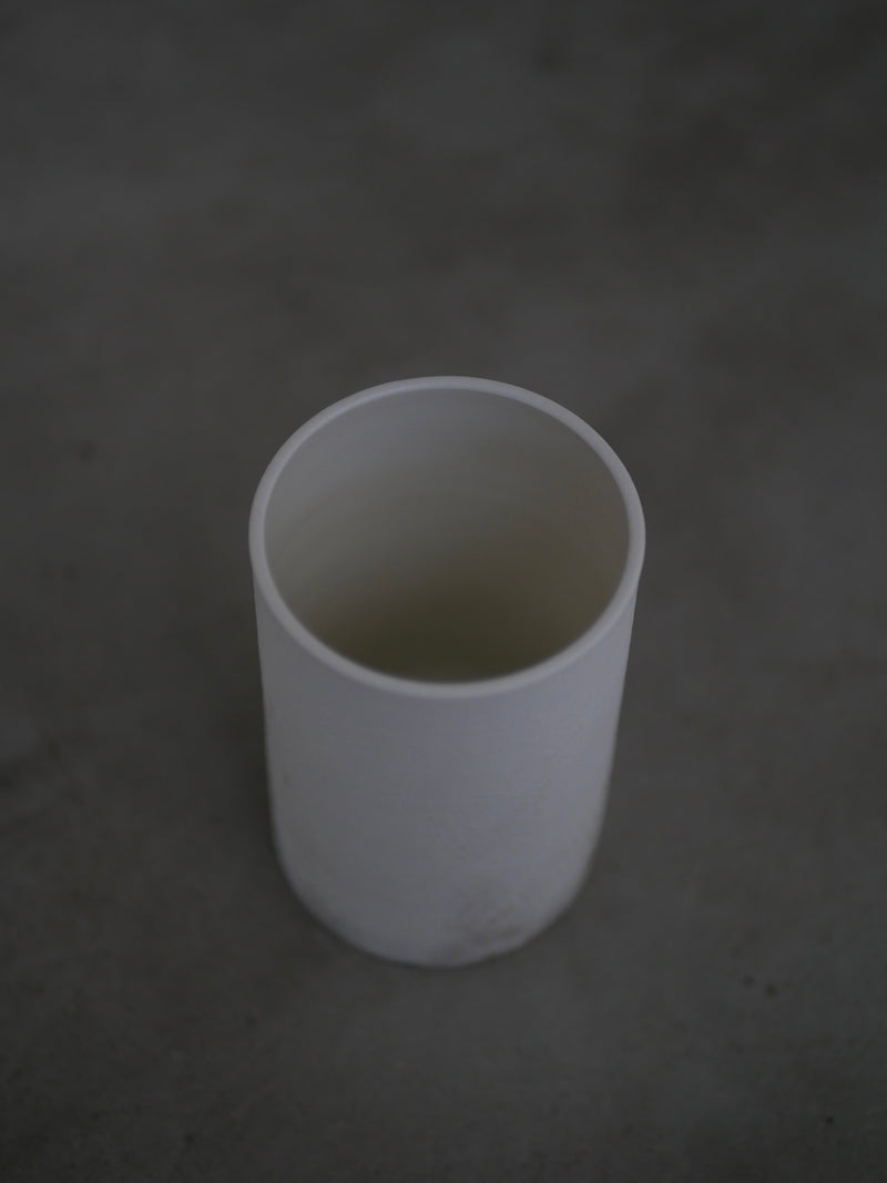 白磁　scrach vase / Takahiro Yahagi