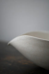 片口　オブジェ　Bone White 半磁器　/  Kanako Yoshida