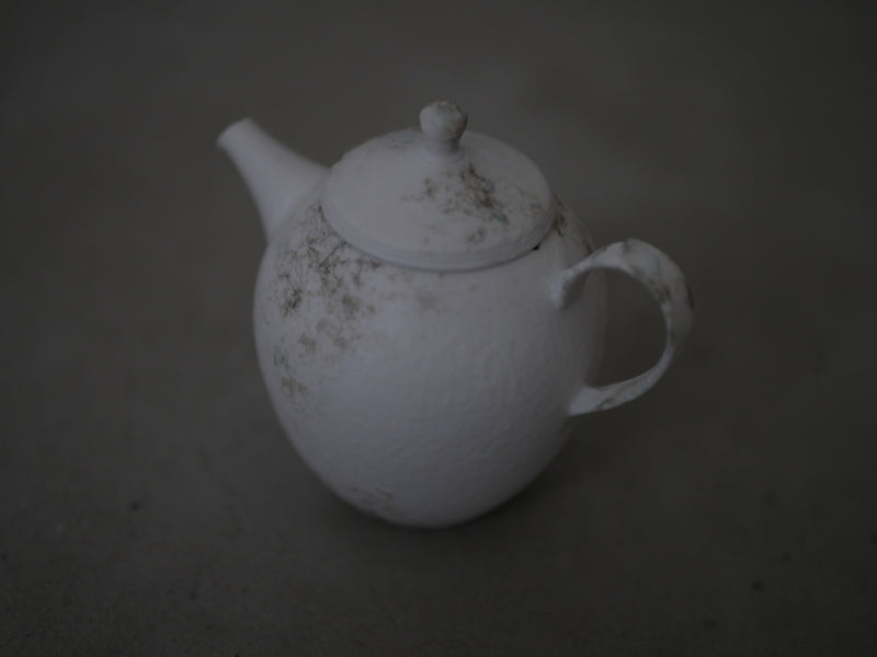 白磁　scrach tea pot 3/ Takahiro Yahagi