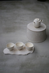 敷板　菓子皿　L　白化粧土　楢灰　　/  Kanako Yoshida