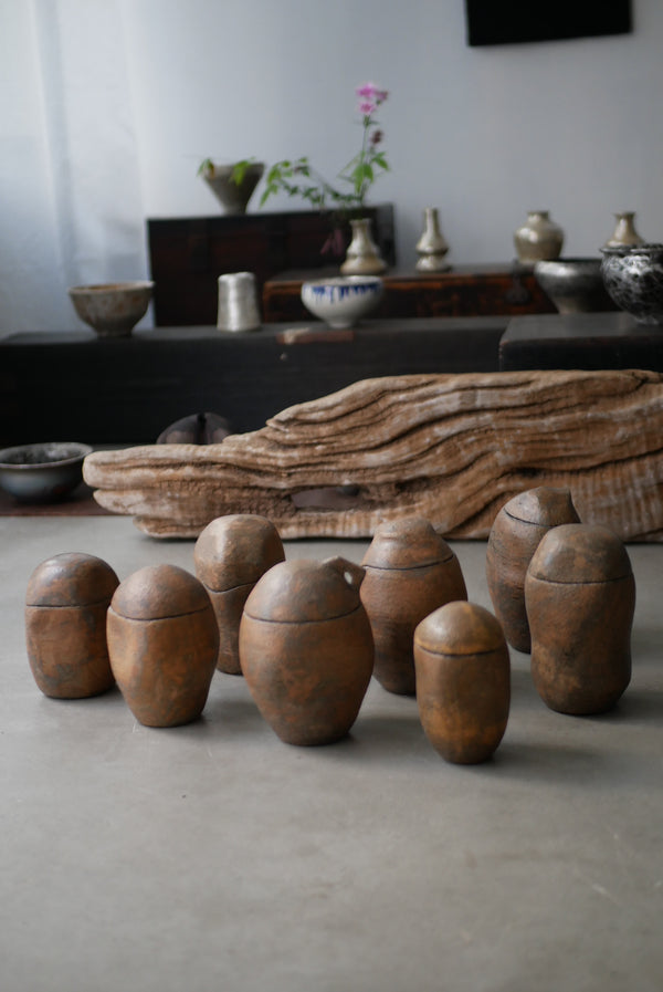 古色　蓋もの  茶入れ  /菊地　亨