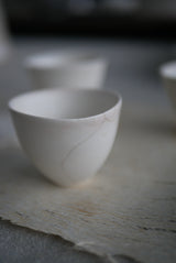 茶杯S 内側セミマット　Bone  White 半磁器　基本フォーマット/  Kanako Yoshida