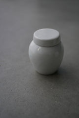 白瓷茶入れ　長石高台　小　/ タナカシゲオ