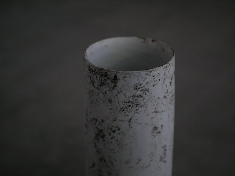 白磁　flow vase / Takahiro Yahagi