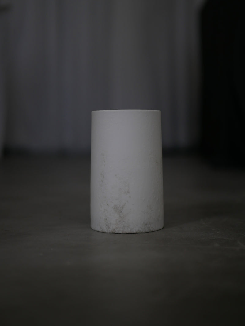 白磁　scrach vase / Takahiro Yahagi