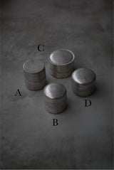 小箱　蓋物　茶入れ　銀肌　/ Akari Sato