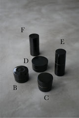 小箱　蓋物　黒肌　/ Akari Sato