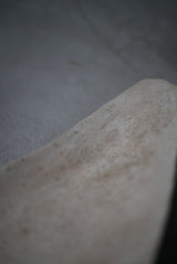 花片オブジェ　大　白化粧土　楢灰　基本フォーマット/  Kanako Yoshida