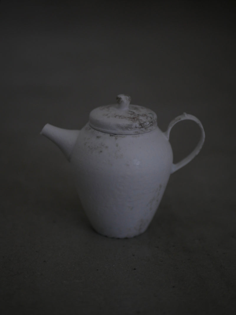 白磁　scrach tea pot 2/ Takahiro Yahagi