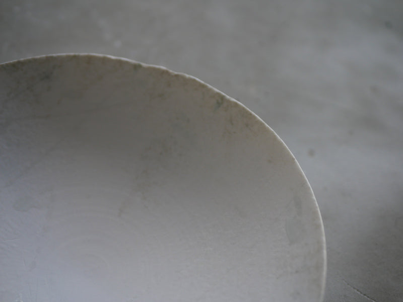 White porcelain bowl scratch 34/Takahiro Yahagi